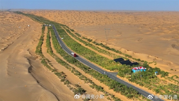 我国首条零碳沙漠公路生产绿电突破500万度：治沙环保两不误